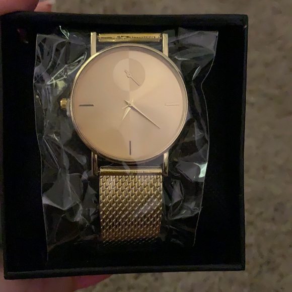 SHEIN Accessories - Gold watch